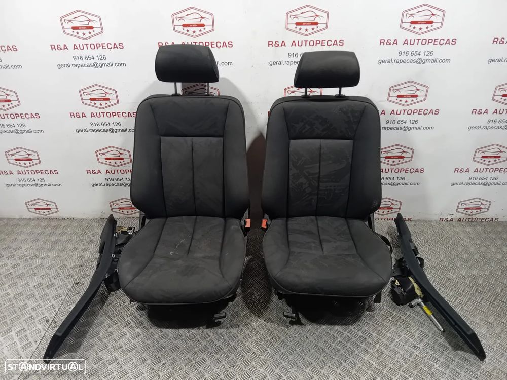 Bancos Mercedes Class E W210 em Tecido com os Cintos da Frente Imaculados Originais - 11