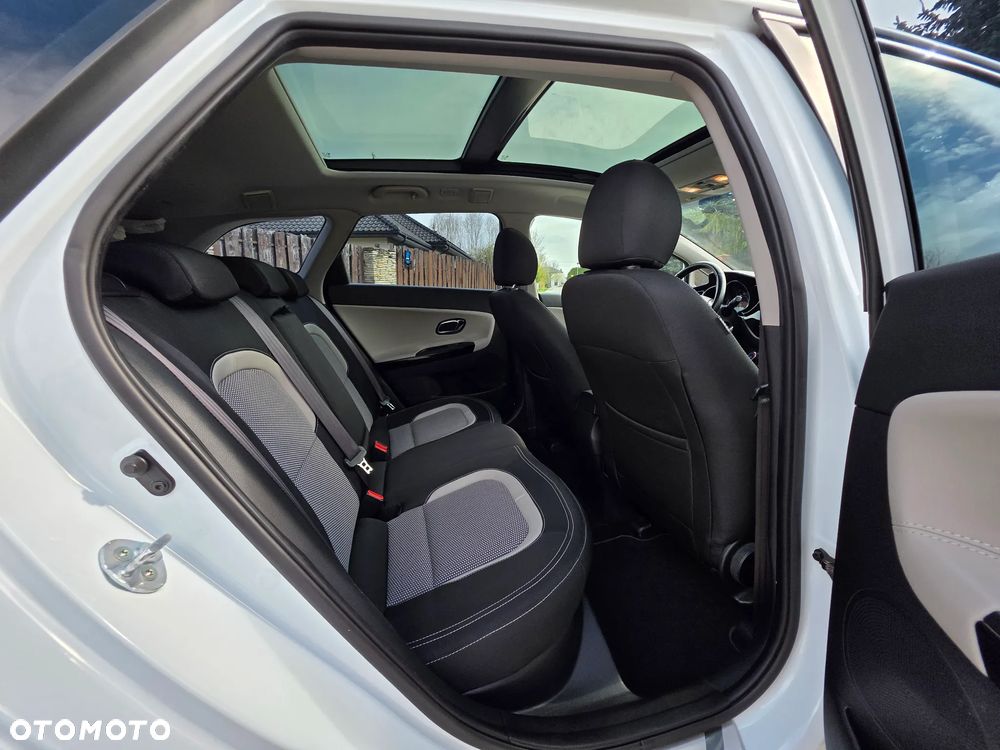 Kia Ceed 1.6 GDI Fifa World Cup Edition - 21