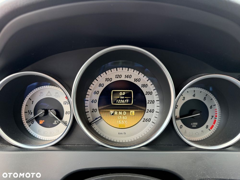 Mercedes-Benz Klasa C 200 CGI Automatik BlueEFFICIENCY Avantgarde - 14