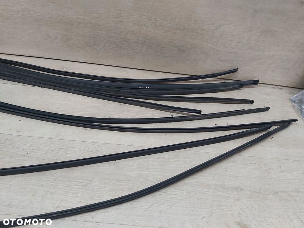TOYOTA Avensis T25 03-08r listwa uszczelka dachowa LEWA Kombi - 3