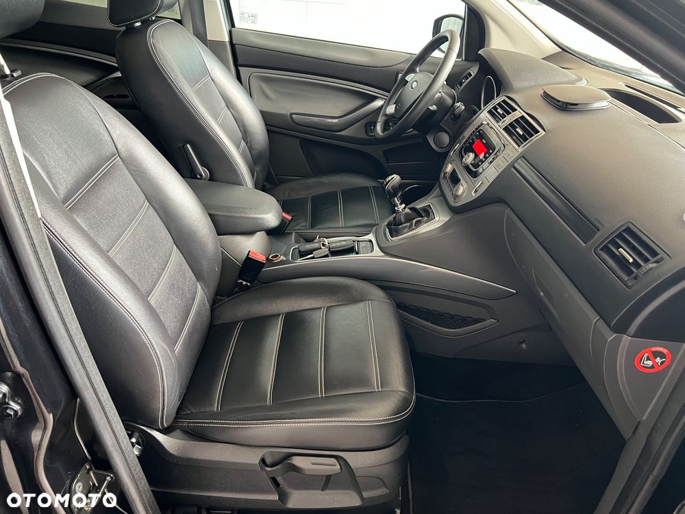 Ford Kuga - 25