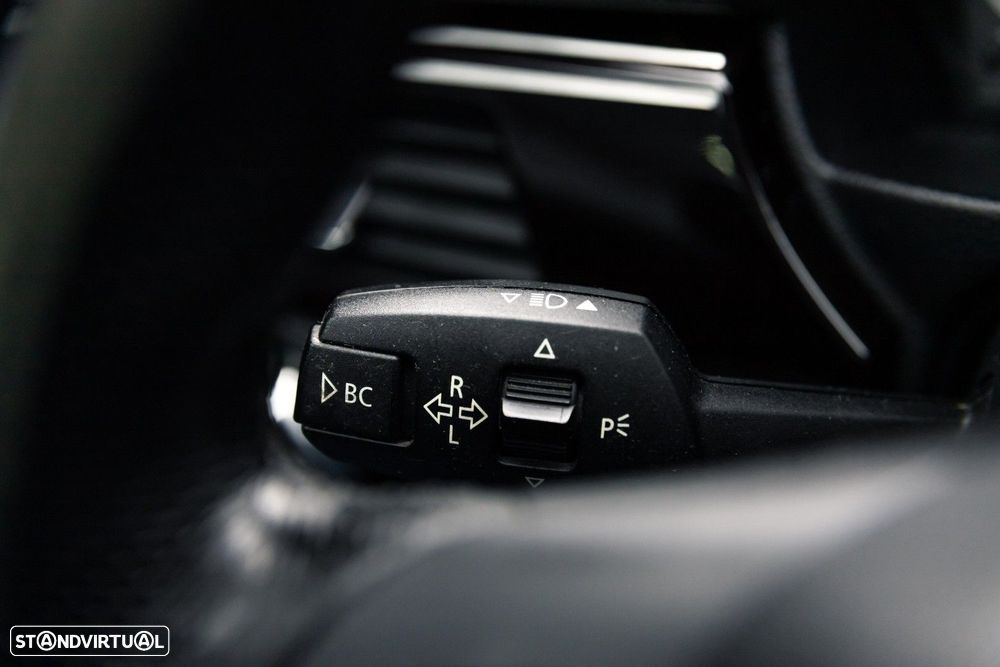 BMW 320 d Coupe Edição M - 31