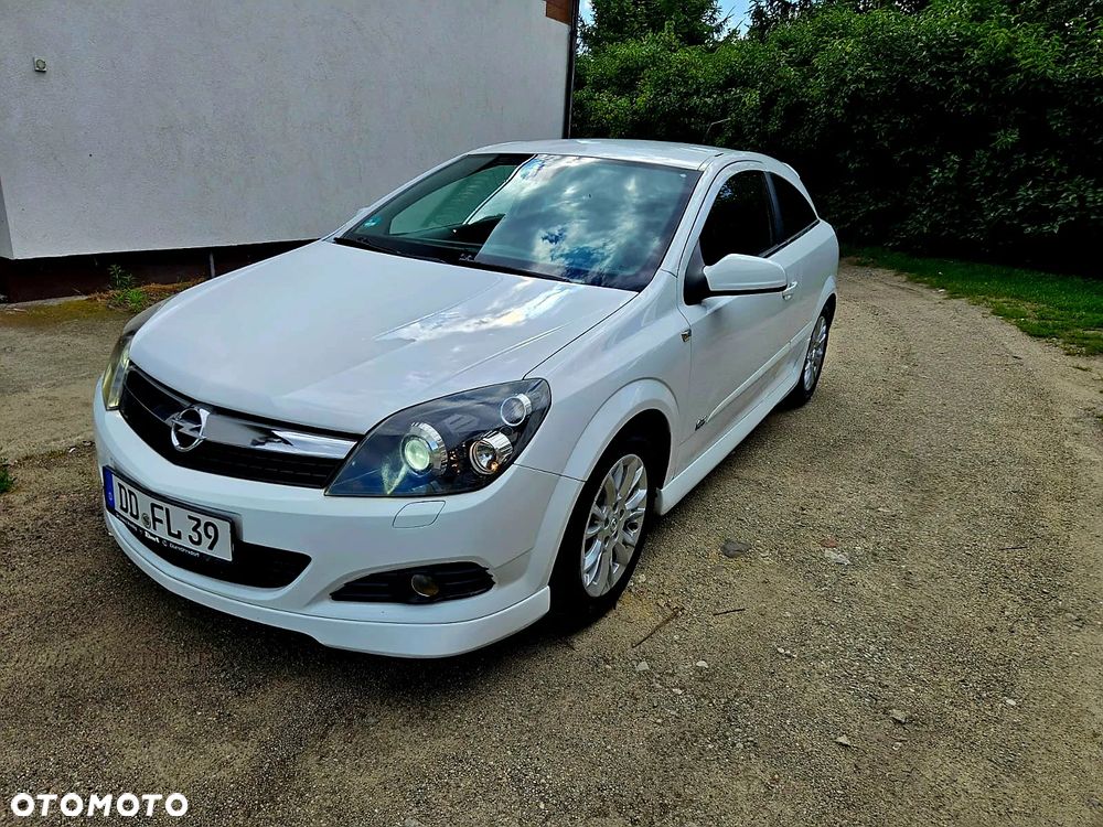 Opel Astra GTC 1.6 Innovation - 27