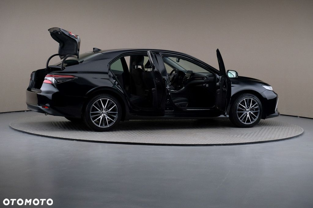 Toyota Camry - 6