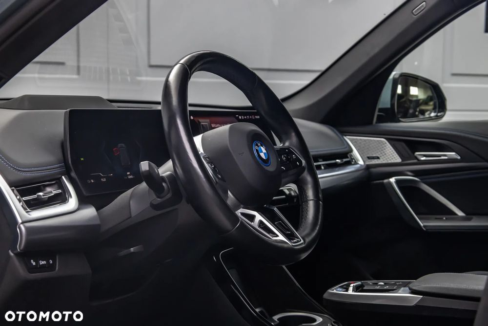 BMW iX1 xDrive30 66.5kWh M Sport - 24