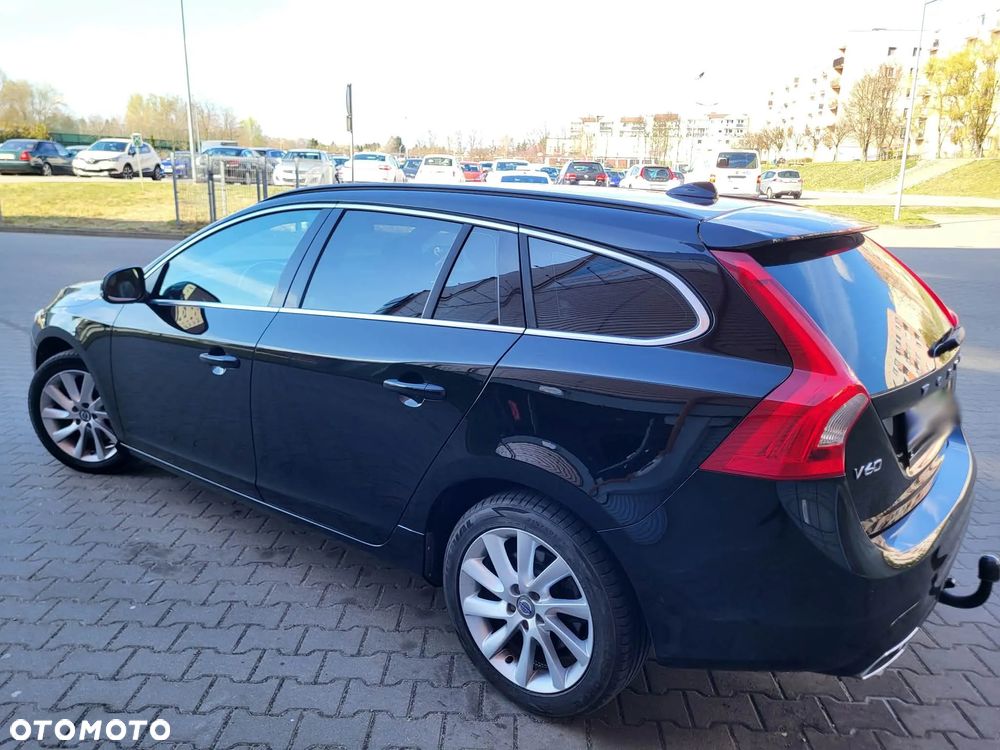 Volvo V60 D4 Momentum - 24