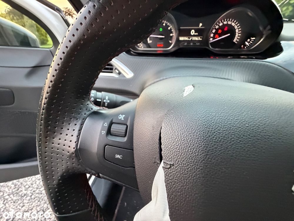 Peugeot 2008 PureTech 110 Stop&Start EAT6 GT-Line Edition - 25