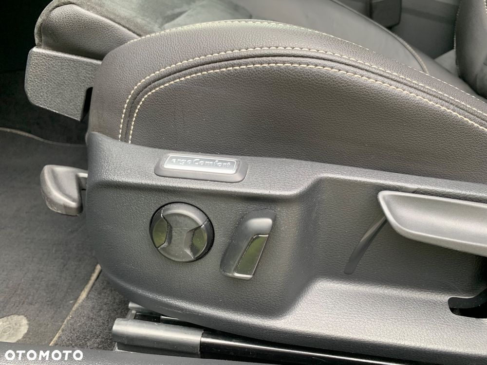 Volkswagen Passat 1.5 TSI EVO Elegance DSG - 22