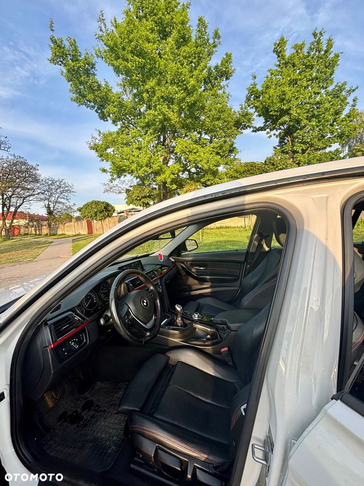 BMW Seria 3 318d Sport Line - 10
