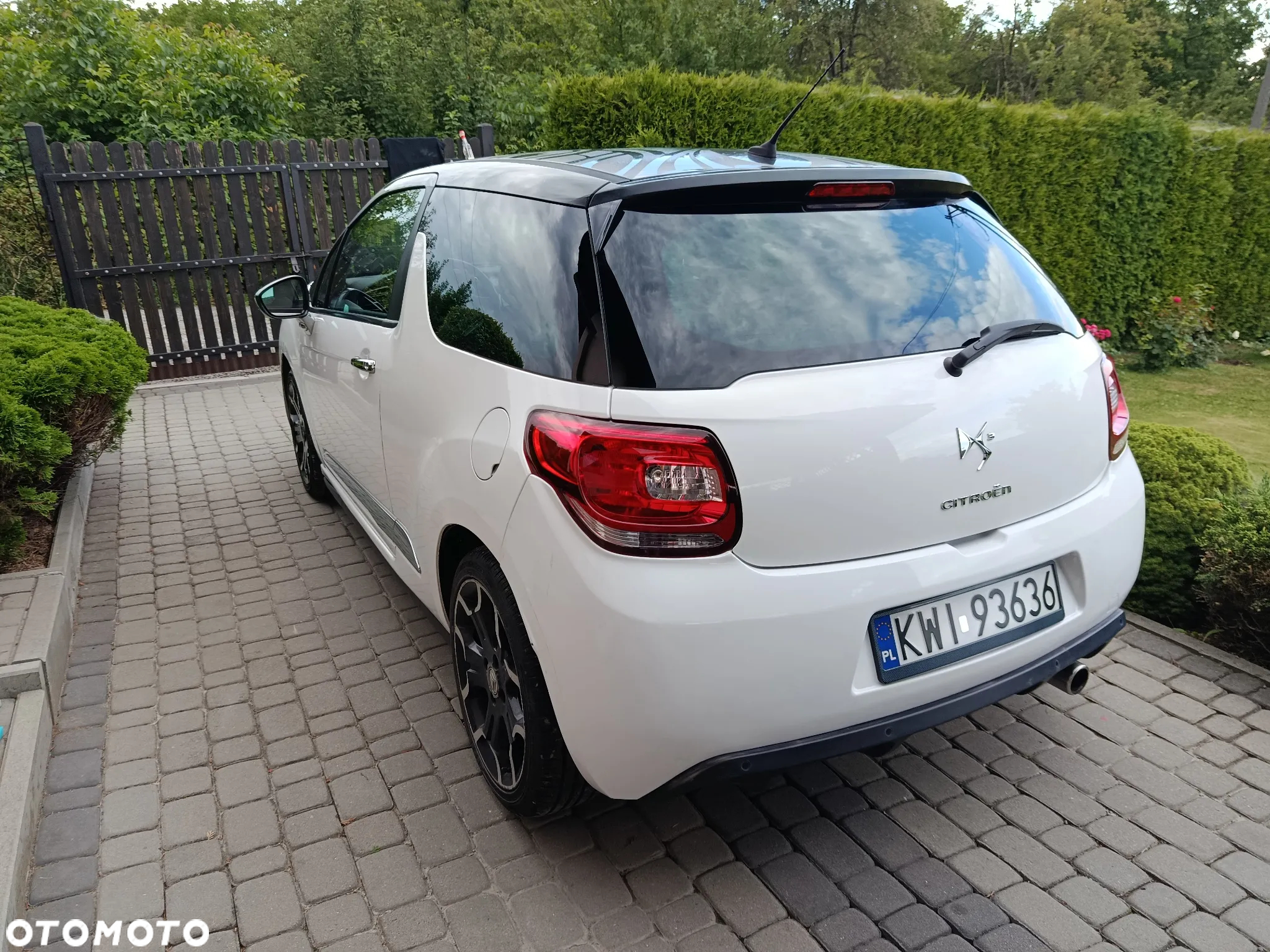 Citroën DS3 HDi 90 FAP SoChic - 2