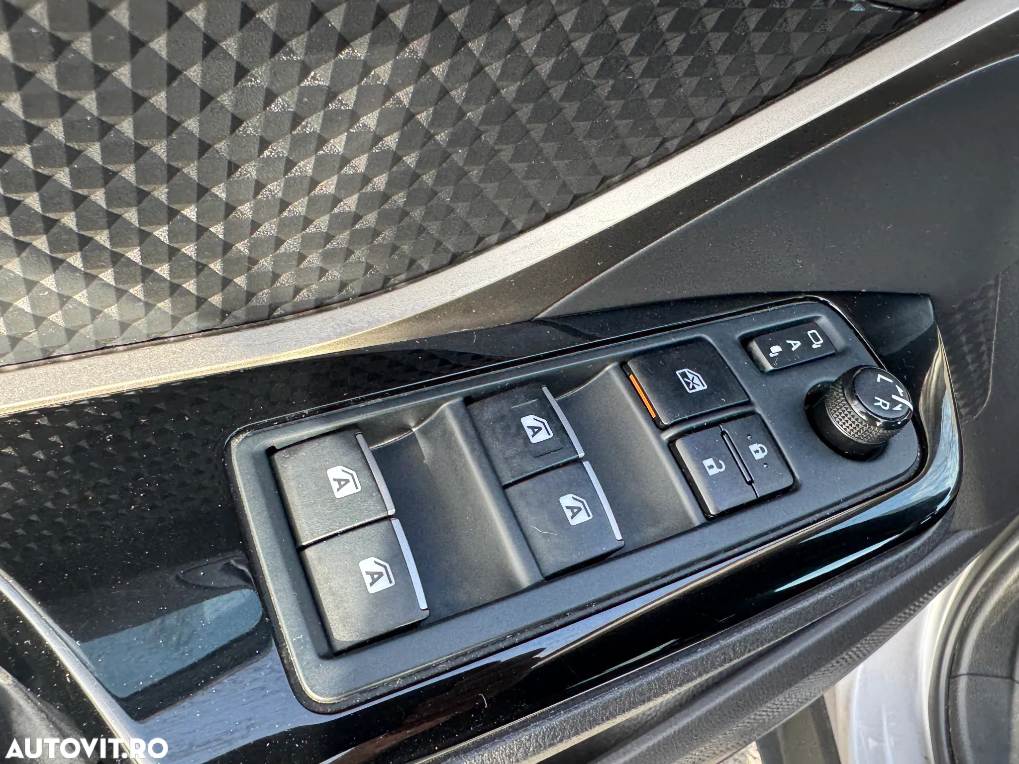 Toyota C-HR Hybrid Business-Edition - 17