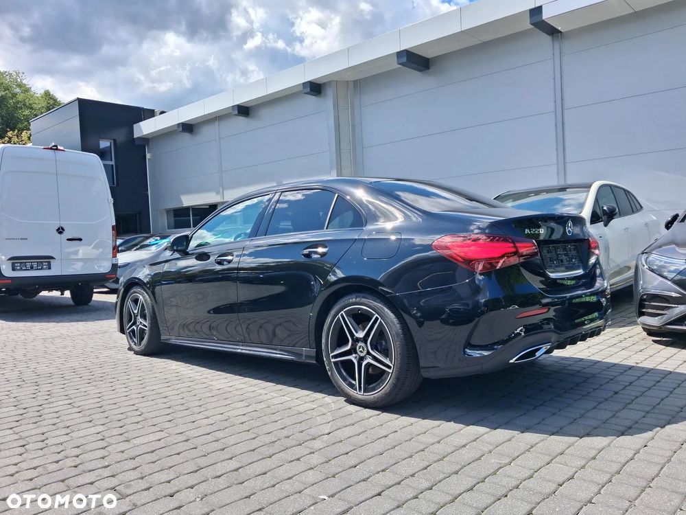 Mercedes-Benz Klasa A 220 4-Matic AMG Line 8G-DCT - 2