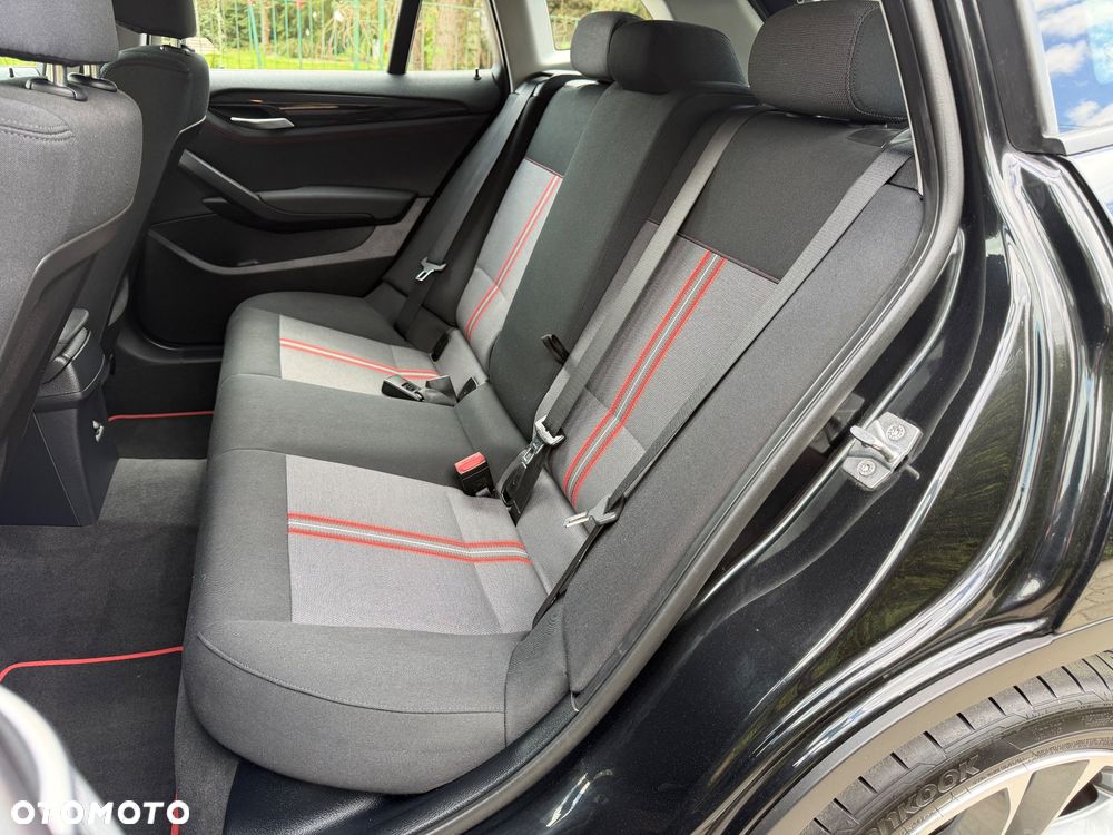 BMW X1 xDrive20i Sport Line - 23