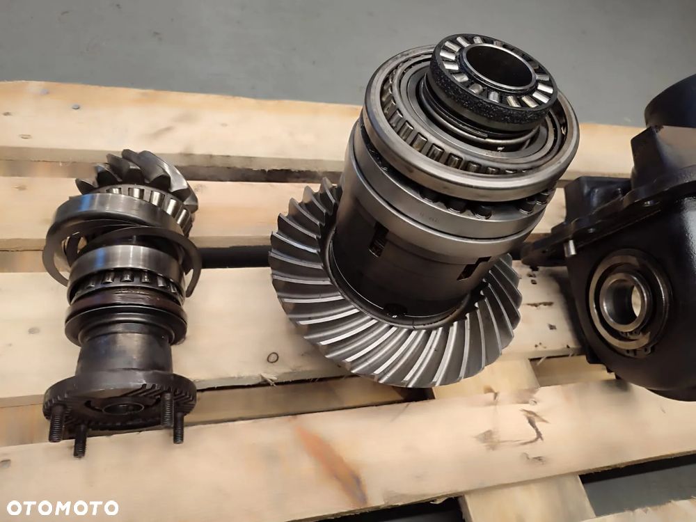 Dyferencjał Massey Ferguson 8727 4293140M94 - 10