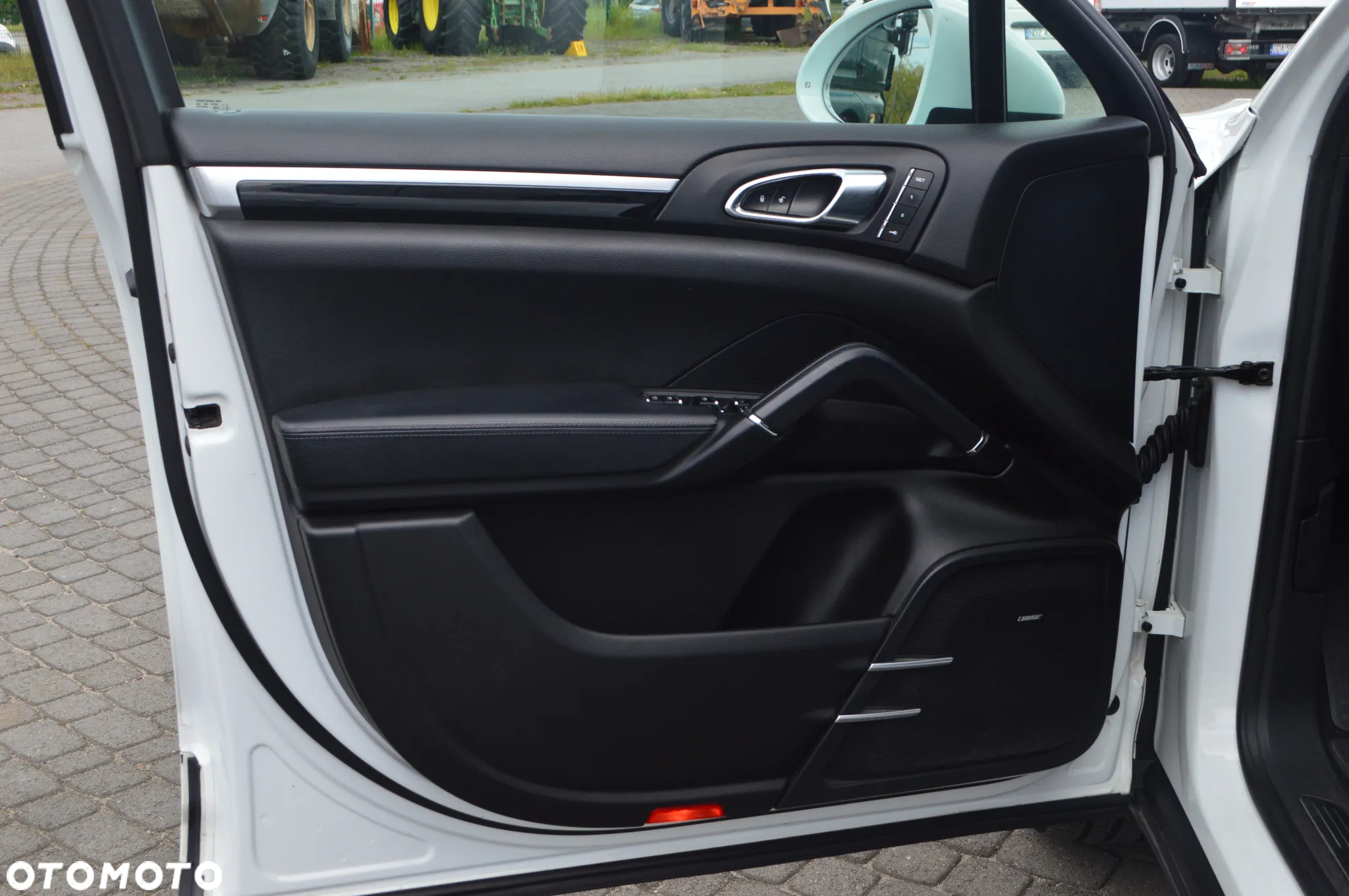 Porsche Cayenne Standard - 8