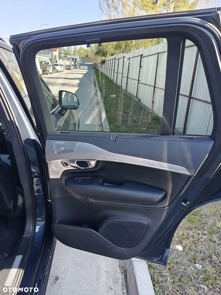 Volvo XC 90 B5 D AWD Plus Dark - 21