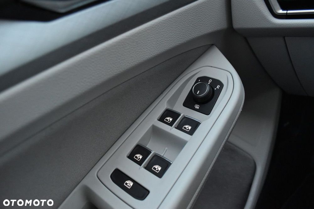 Volkswagen Golf Variant - 24