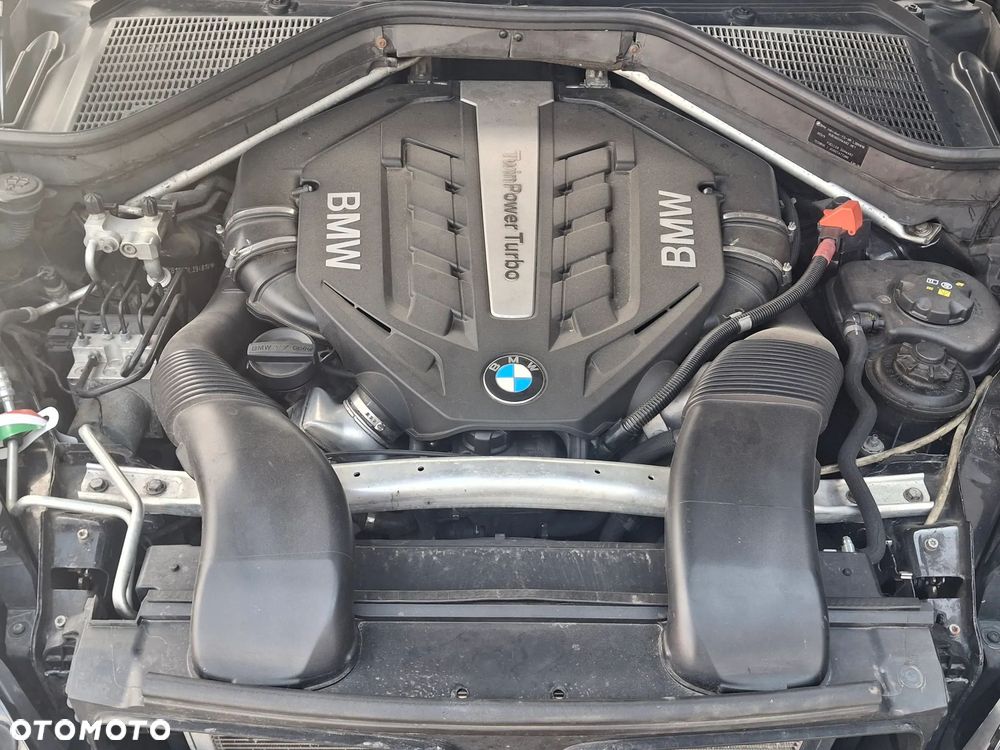 BMW X5 5.0i xDrive - 22