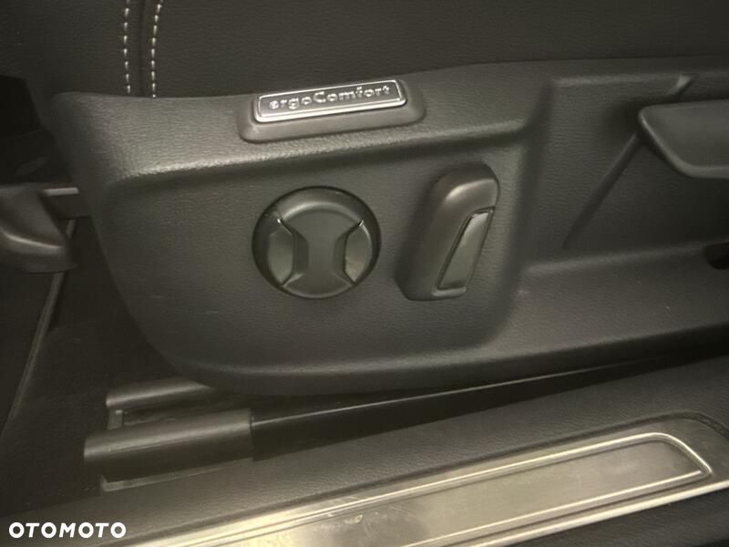 Volkswagen Passat - 20