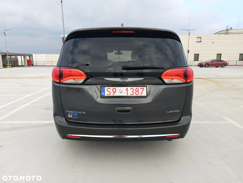 Chrysler Pacifica - 7