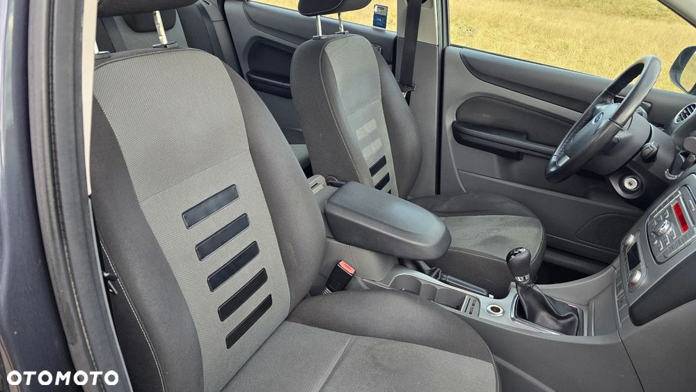 Ford Focus 1.6 Ti-VCT Ghia - 24