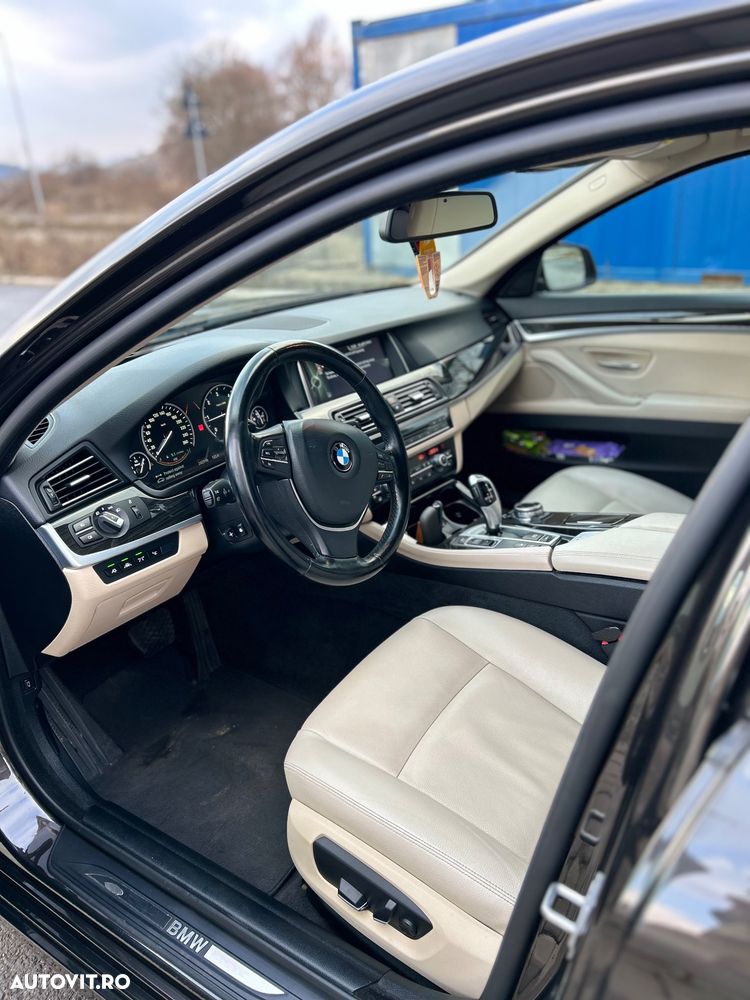 BMW Seria 5 520d xDrive - 7