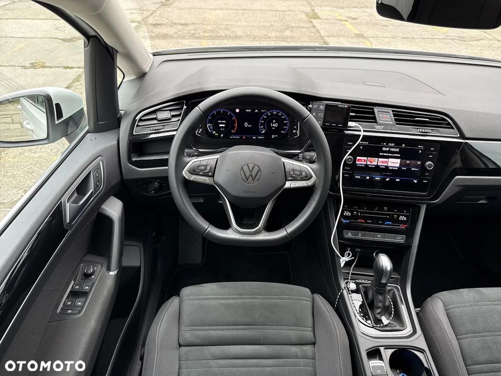 Volkswagen Touran - 17
