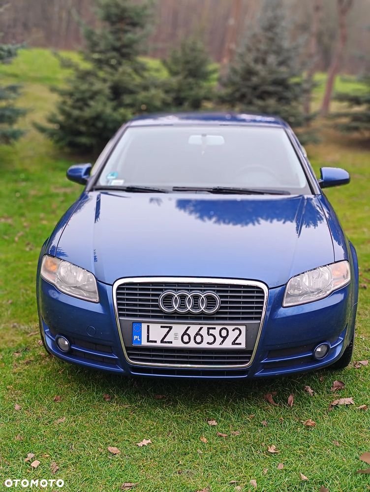 Audi A4 Limousine - 16