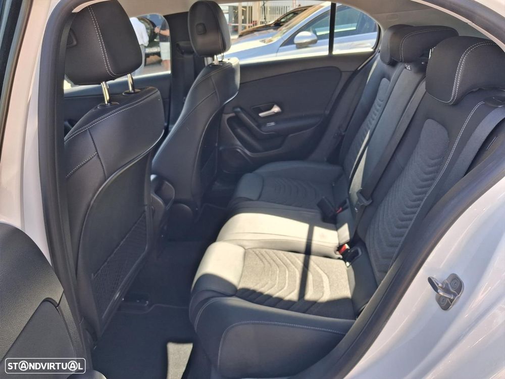 Mercedes-Benz A 200 Standard - 32