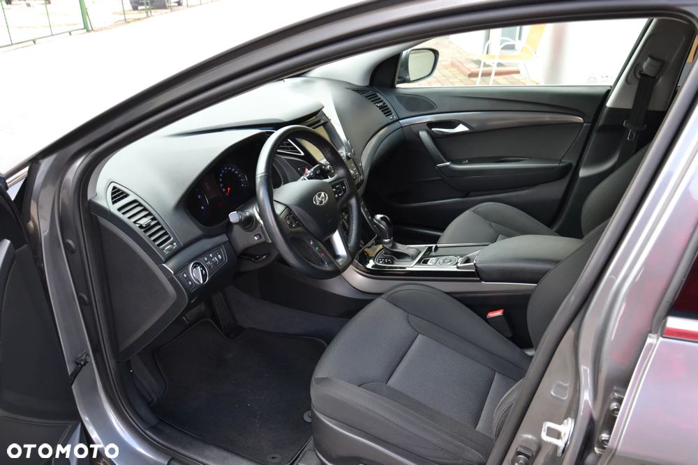 Hyundai i40 Kombi blue 1.7 CRDi DCT Premium - 16
