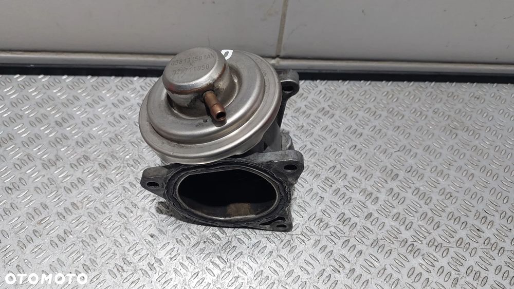 ZAWÓR EGR SEAT LEON 2,0 TDI KOD BKD R2007 NR 038129637D - 1