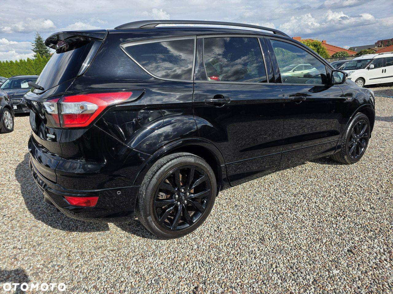 Ford Kuga 1.5 EcoBoost 2x4 ST-Line - 36