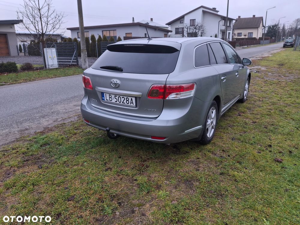 Toyota Avensis 2.0 D-4D - 6