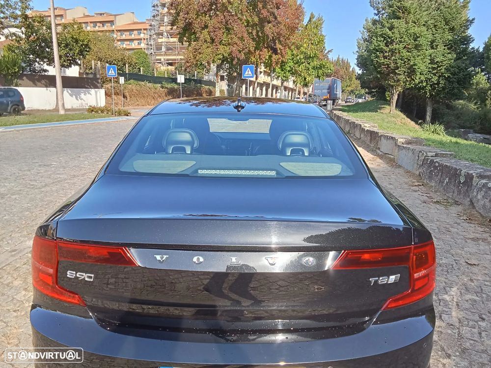 Volvo S90 2.0 T8 R-Design AWD Geartronic - 4