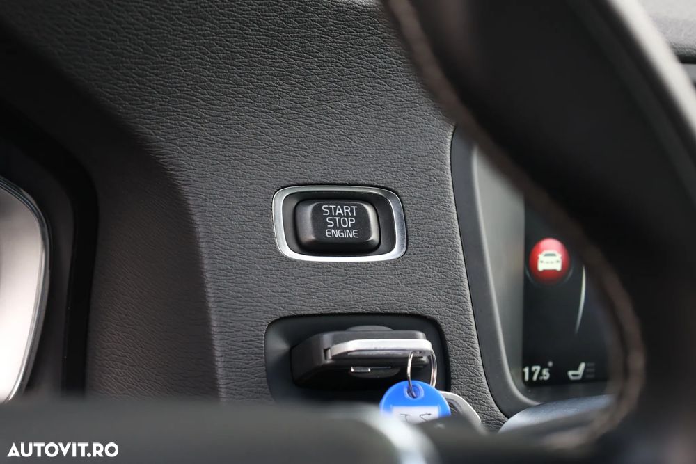 Volvo V60 D6 Plug-In-Hybrid AWD Geartronic Momentum - 33