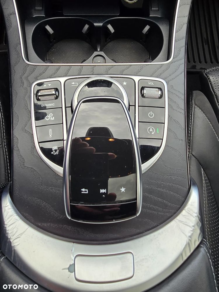 Mercedes-Benz Klasa C AMG 63 AMG Speedshift 7G-MCT - 24