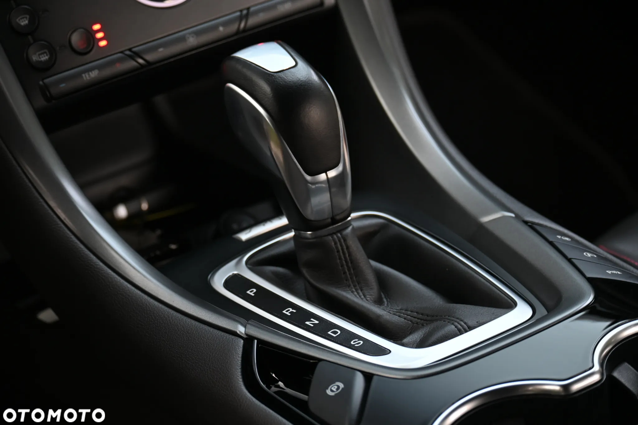Ford Mondeo 1.5 EcoBoost ST-Line X - 26
