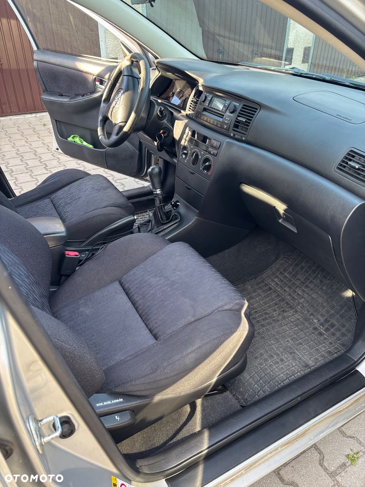 Toyota Corolla 1.6 VVT-i Terra - 8