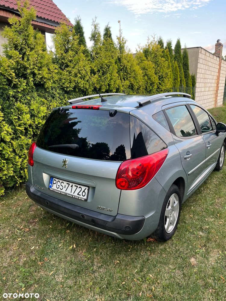 Peugeot 207 1.4 - 8