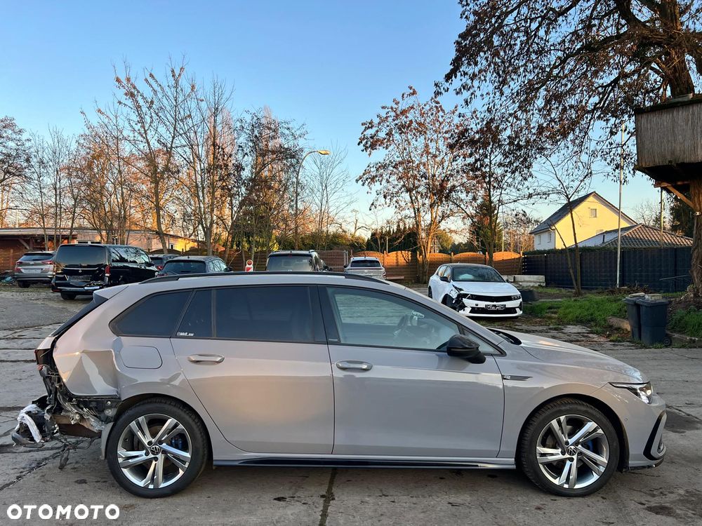 Volkswagen Golf 1.5 eTSI OPF DSG R-Line - 17