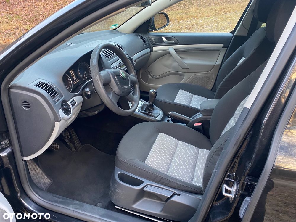 Skoda Octavia 1.6 TDI DPF Ambiente - 27