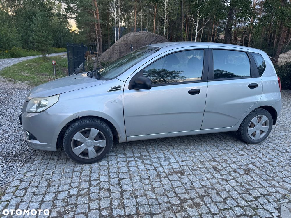 Chevrolet Aveo 1.2 16V Base - 25