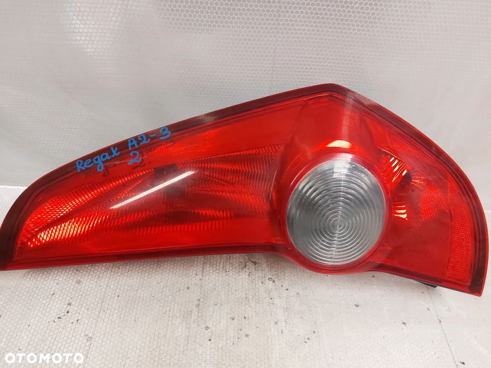 .  LAMPA TYL TYLNA PRAWA SUZKI SPLASH - 1