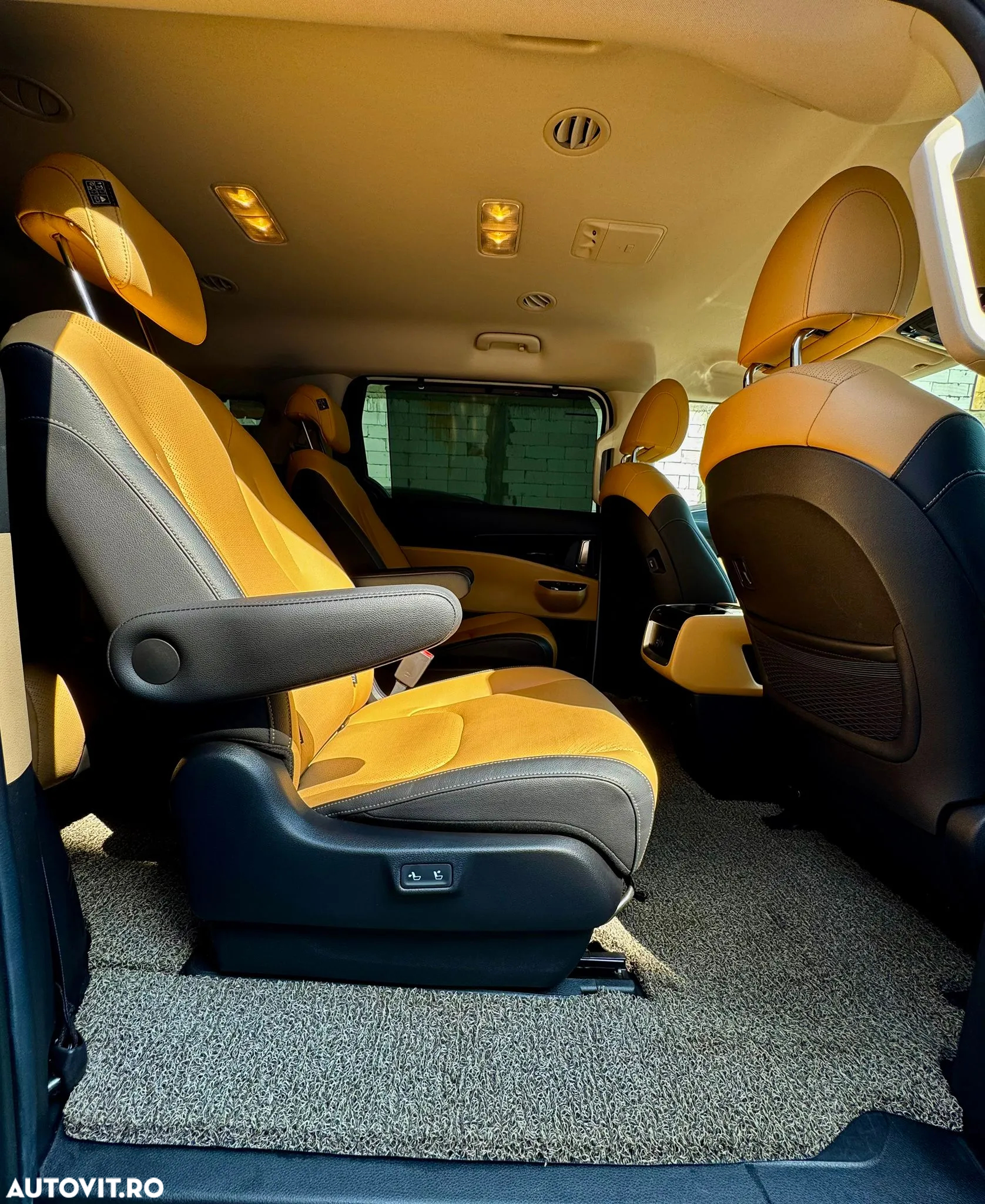 Kia Carnival - 13