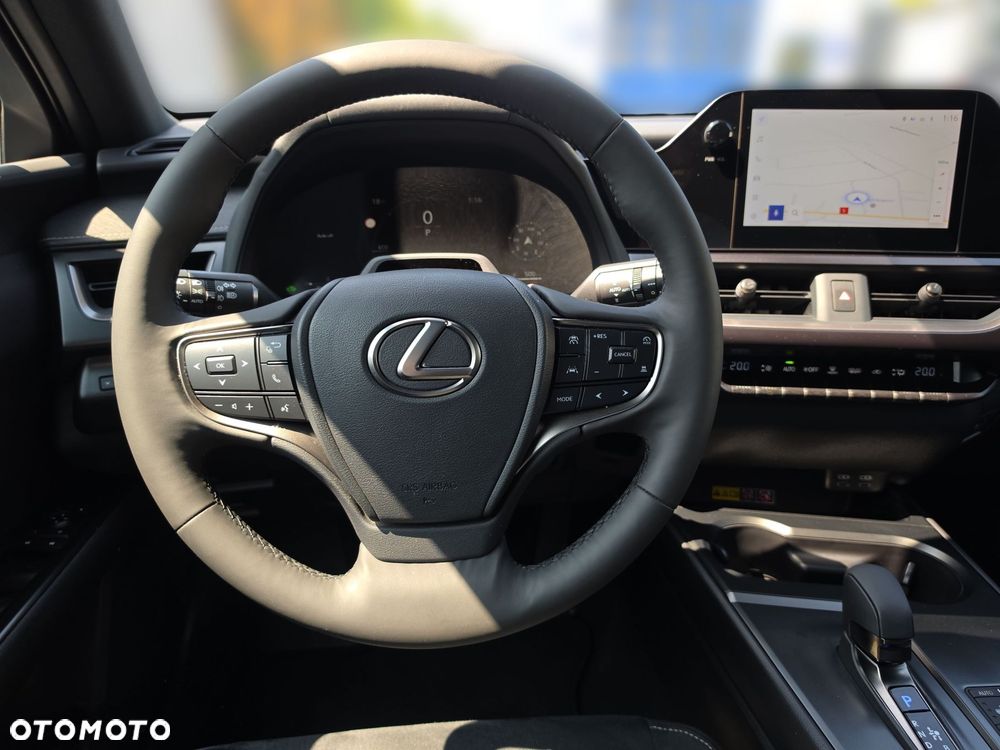 Lexus UX 300h Business - 13
