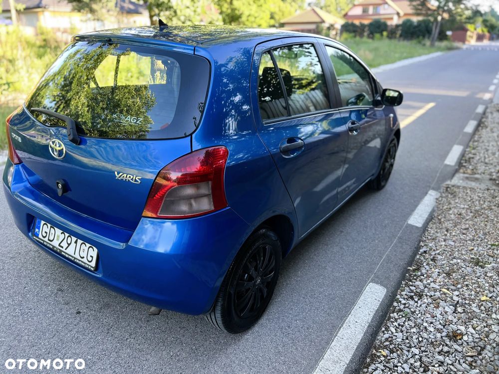 Toyota Yaris - 30
