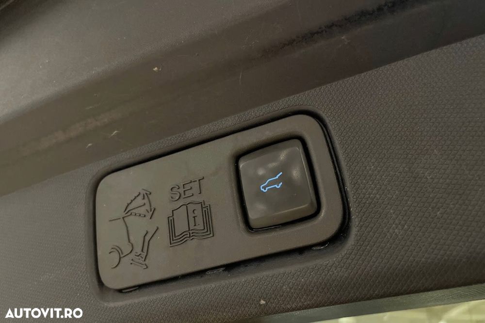 Ford Mustang Mach-E AWD GT - 19