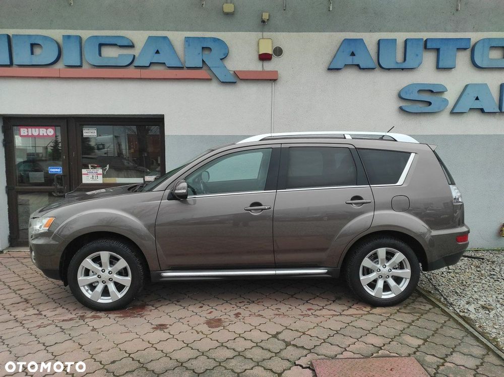 Mitsubishi Outlander - 3