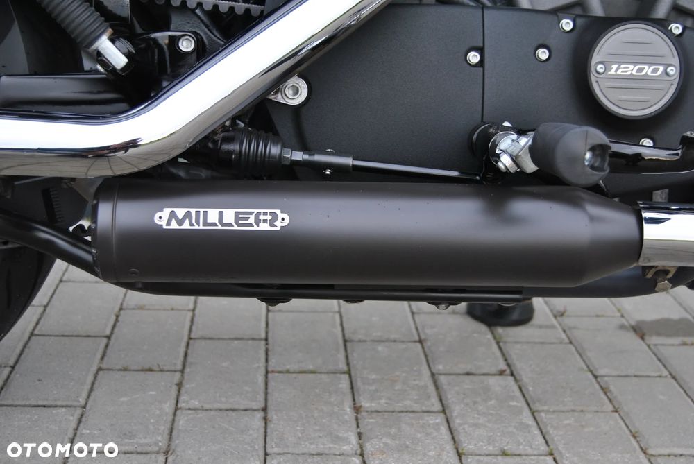 Harley-Davidson Sportster Roadster 1200R - 17