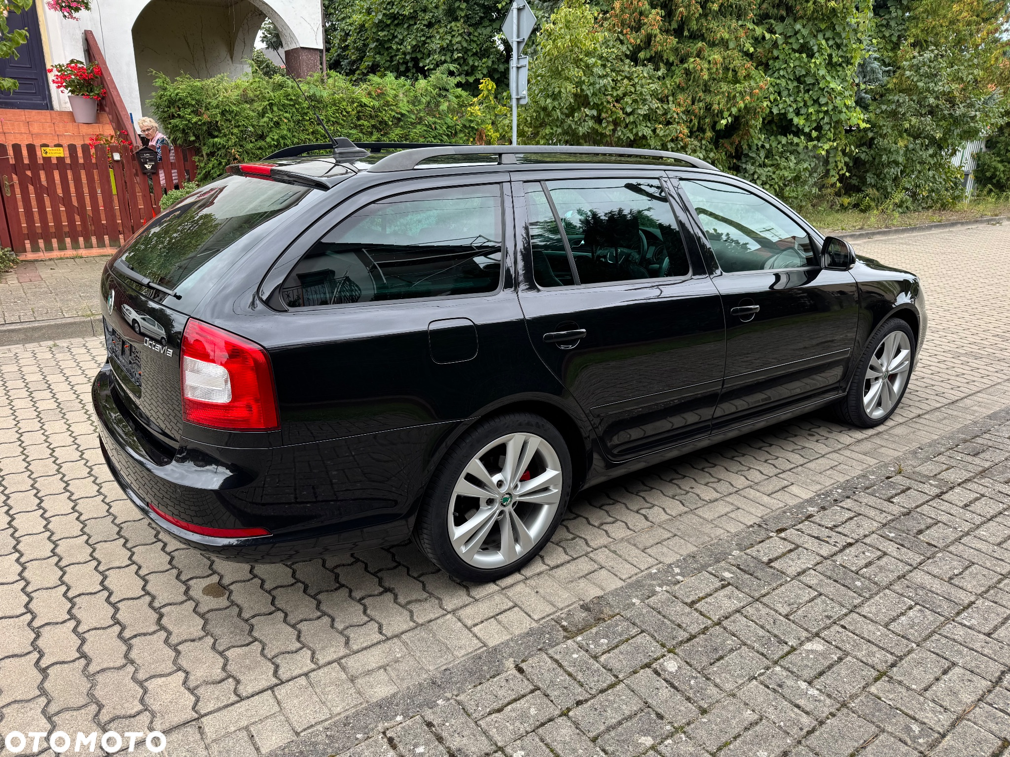 Skoda Octavia Combi 2.0 TDI DPF DSG RS - 8